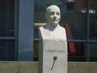 Siófok, Fő tér 02. Kálmán Imre mellszobra.jpg Siófok, Fő tér 02. Kálmán Imre mellszobra.jpg