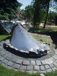 Siófok, Fő tér. Varga Imre: La Charogne.jpg Siófok, Fő tér. Varga Imre: La Charogne.jpg