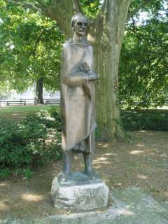 Szekszárd, Sétakert: Babits Mihály szobra.jpg Szekszárd, Sétakert: Babits Mihály szobra.jpg