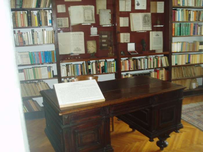 Szekszárd, Béla tér 01. 11.kép.jpg Szekszárd, Béla tér 01. 11.kép.jpg