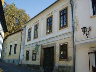 Szentendre, Alkotmány u. 05.jpg Szentendre, Alkotmány u. 05.jpg